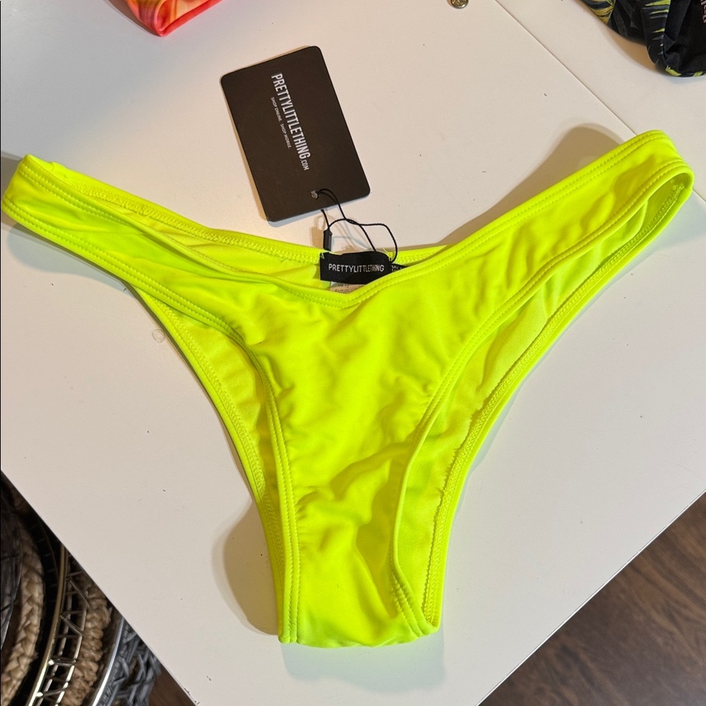 PrettyLittleThing Bright Flo Yellow Deep Side V Bikini Bottom USA 8